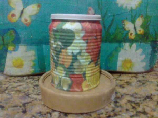 LATINHAS com decoupage FLORAL